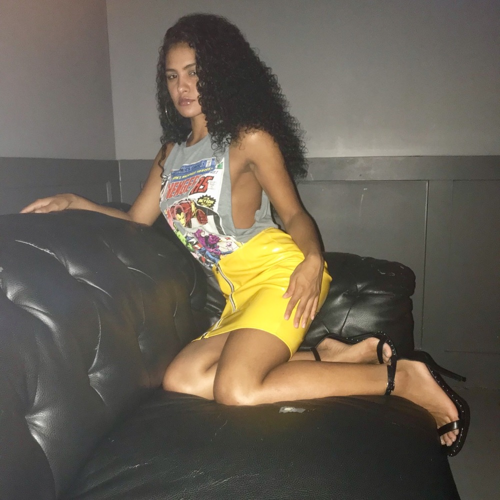 Yellow Skirt with front zipper